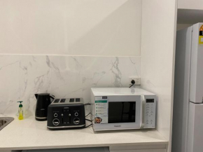 Burwood 2Br Lovely Apt Near Train, Sydney